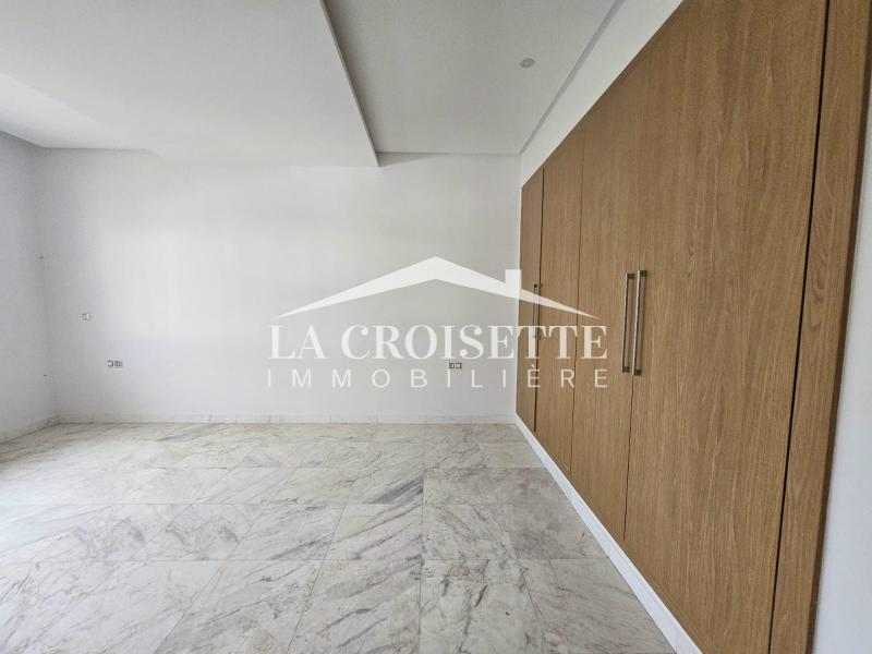 Duplex S+3 avec jardin et piscine à La Soukra